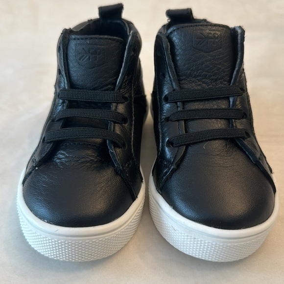Freshly Picked Black and White High-Top Sneakers, sz 6 (little kid) - Picture 2 of 7